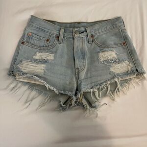 Levi’s 501 Jean Shorts Light Wash